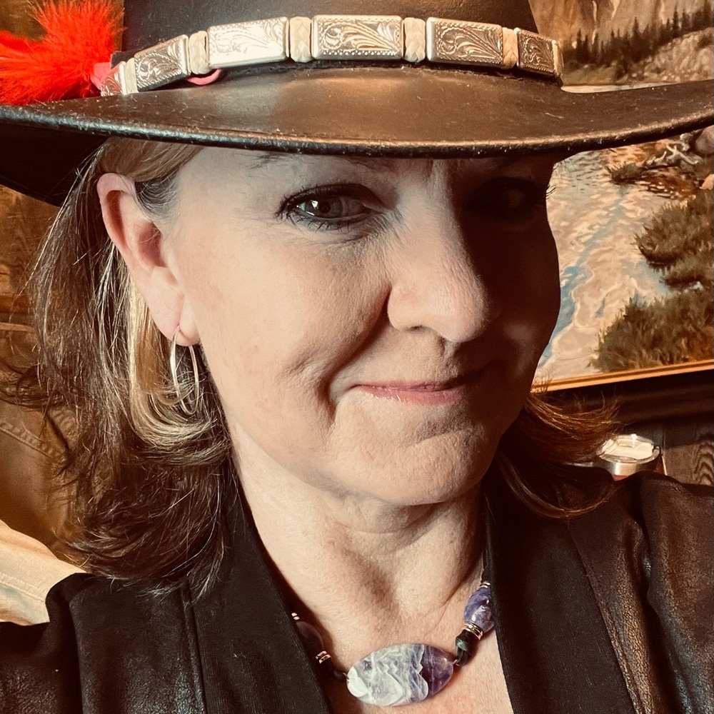 Meet your Posher, Julie